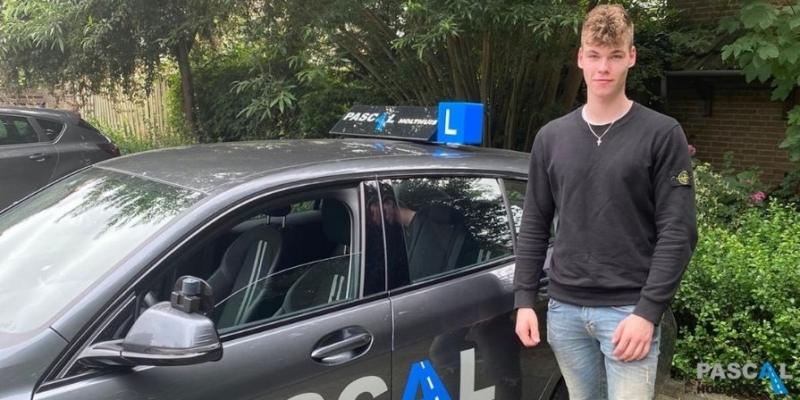 De tussentijdse toets ter voorbereiding op het examen - Autorijschool